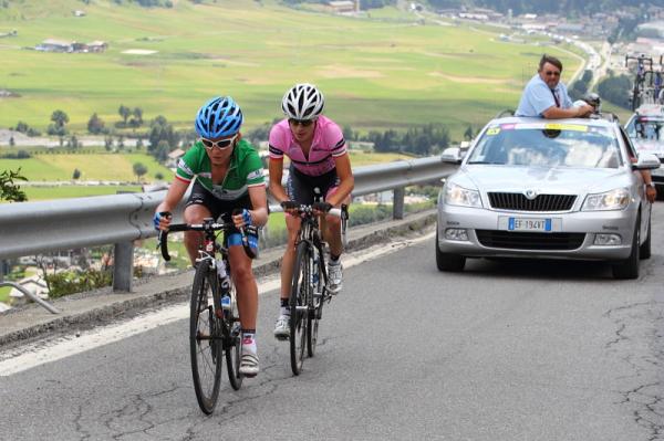 Le mano à mano entre Marianne Vos et Emma Pooley sur le Giro