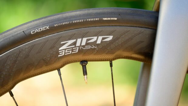 Test Zipp 353 NSW : les roues les plus confortables de tous les temps ?  Par Josh Ross publié le 13 juin 23 Avis Il y a bien plus dans les roues 353 NSW que le poids