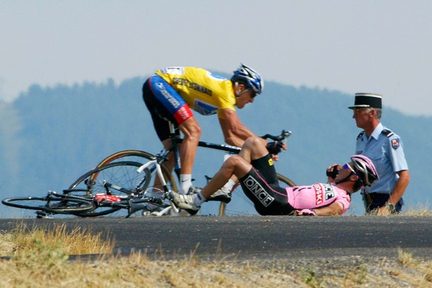 Chute de Joël Saget au Tour de France 2003