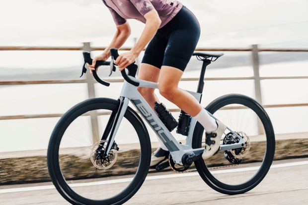 Vélo de route électrique BMC Roadmachine 01 AMP X