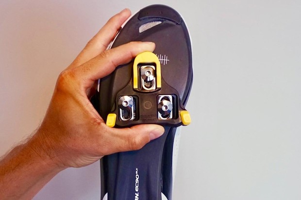 Les crampons peuvent être tournés pour permettre aux chaussures d'être fixées dans une position confortable pour vous.