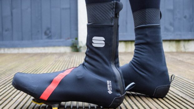 Revue des couvre-chaussures Sportful Fiandre Bootie : une option plus légère pour le printemps et les averses