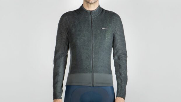 La revue Pearl Izumi Pro Alpha Layer pointe vers la grandeur