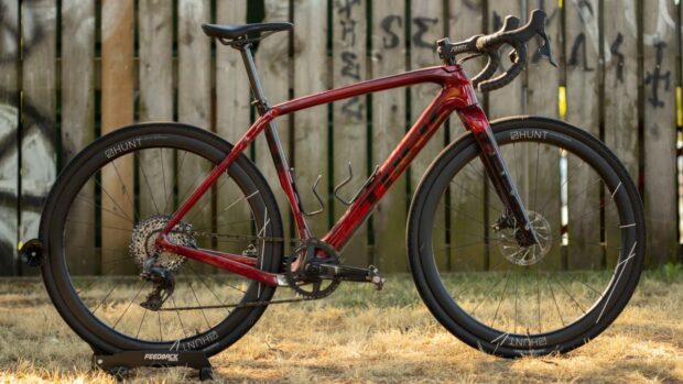Examen à long terme du Trek Checkpoint SL6 eTap : simple fait avec brio