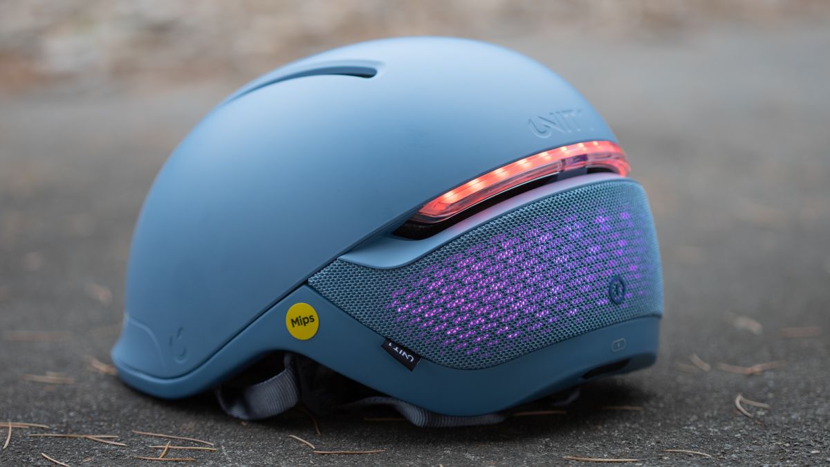 Examen du casque de vélo Unit 1 Faro : Soyez intelligent pour le trajet