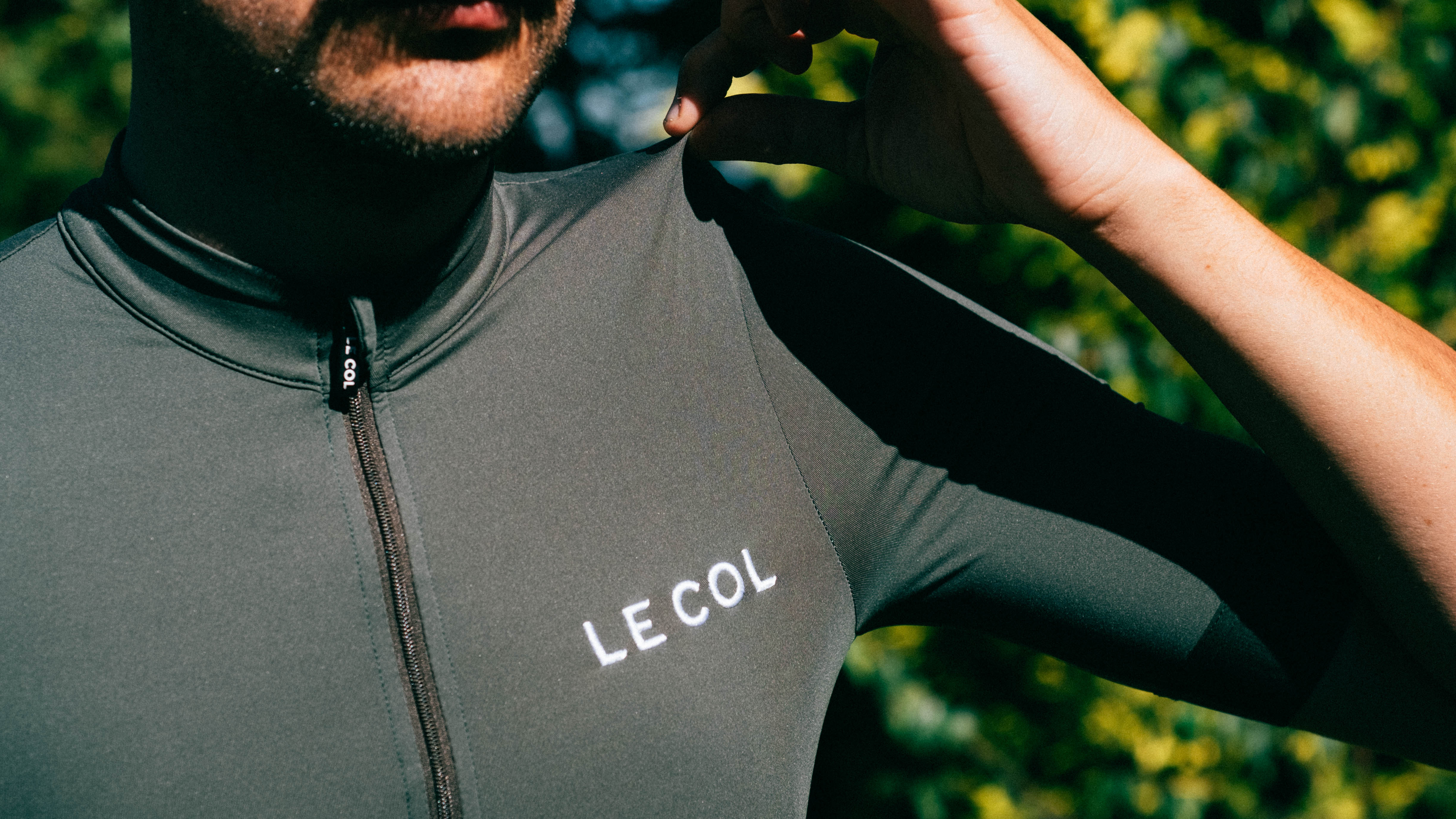 Excès de matière sur les épaules du maillot le col pro II