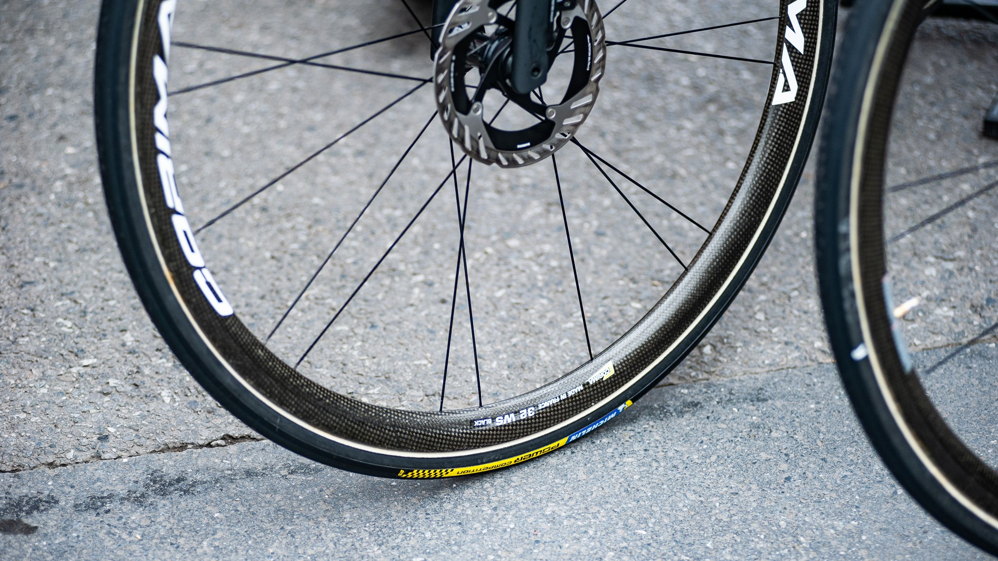 Roue carbone Corima et boyaux Michelin