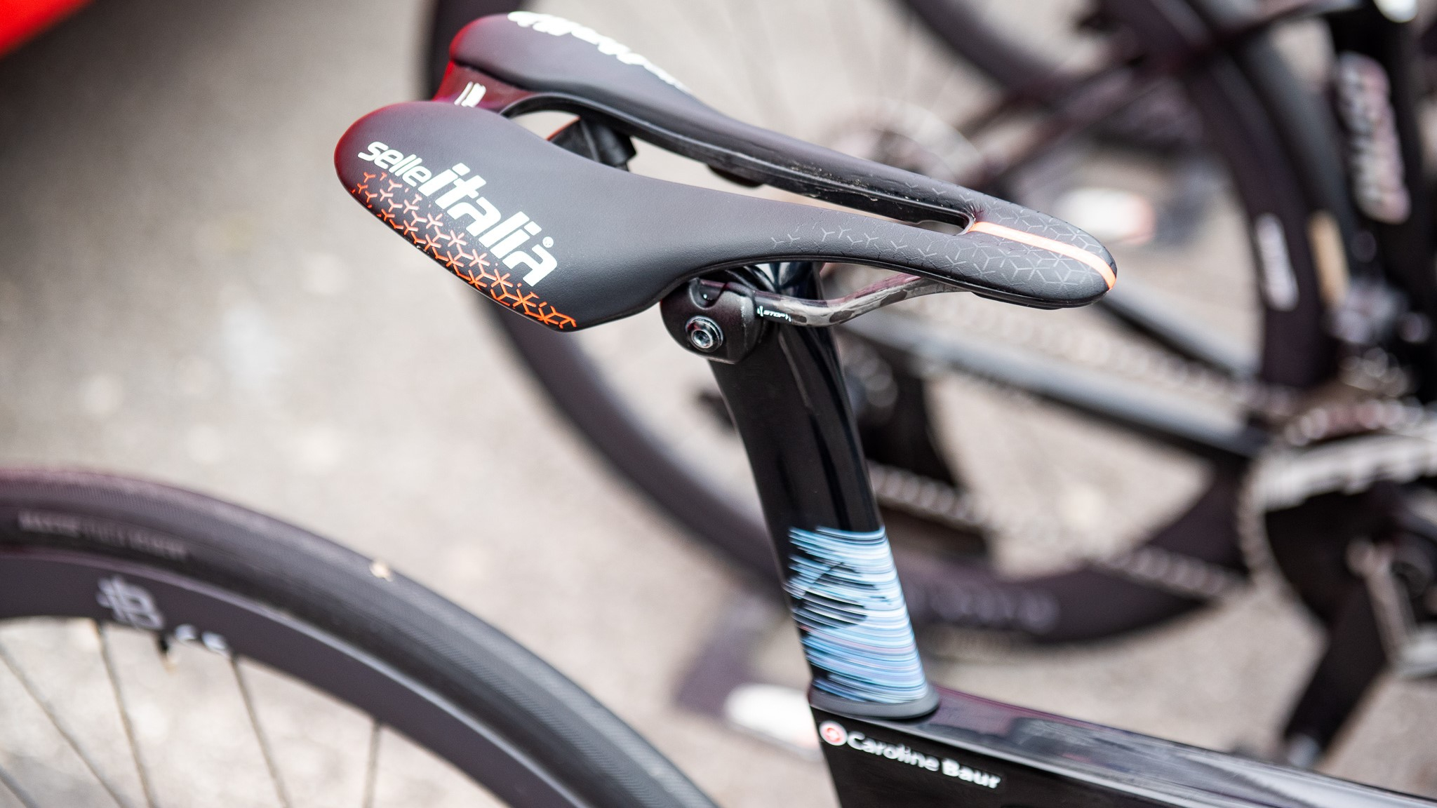 Vélo d'équipe factor avec selle selle italia