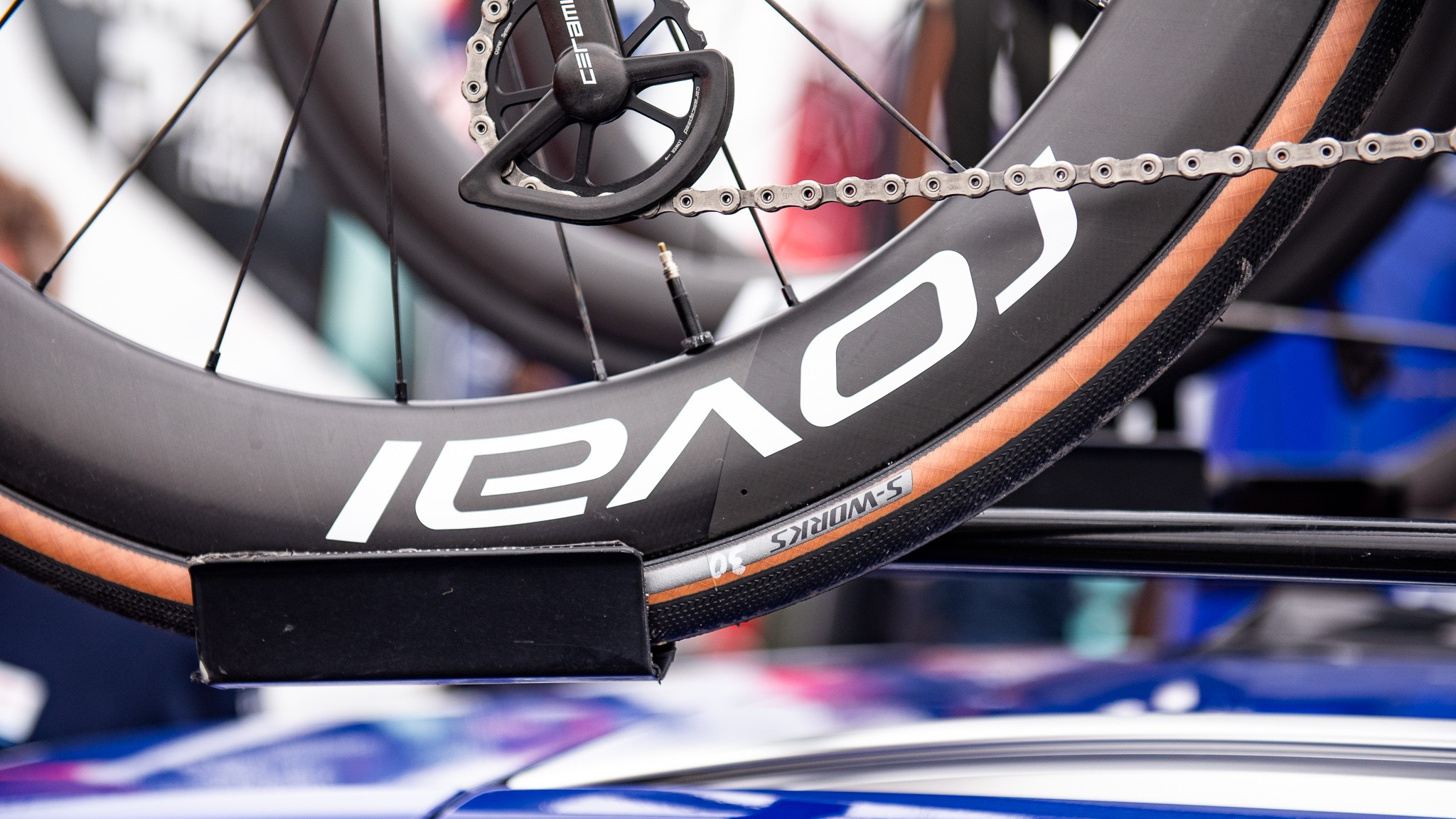 Roues Roval avec pneus s works 30 mm