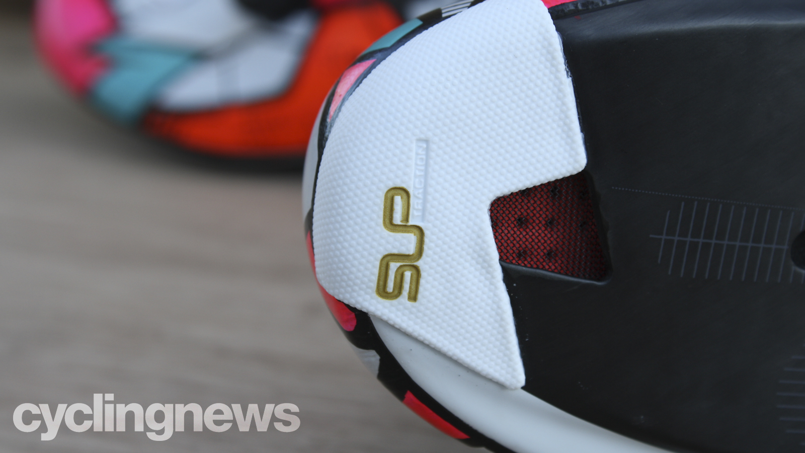 Chaussures de cyclisme Suplest Edge+ Pro personnalisées par Hasie and the Robots