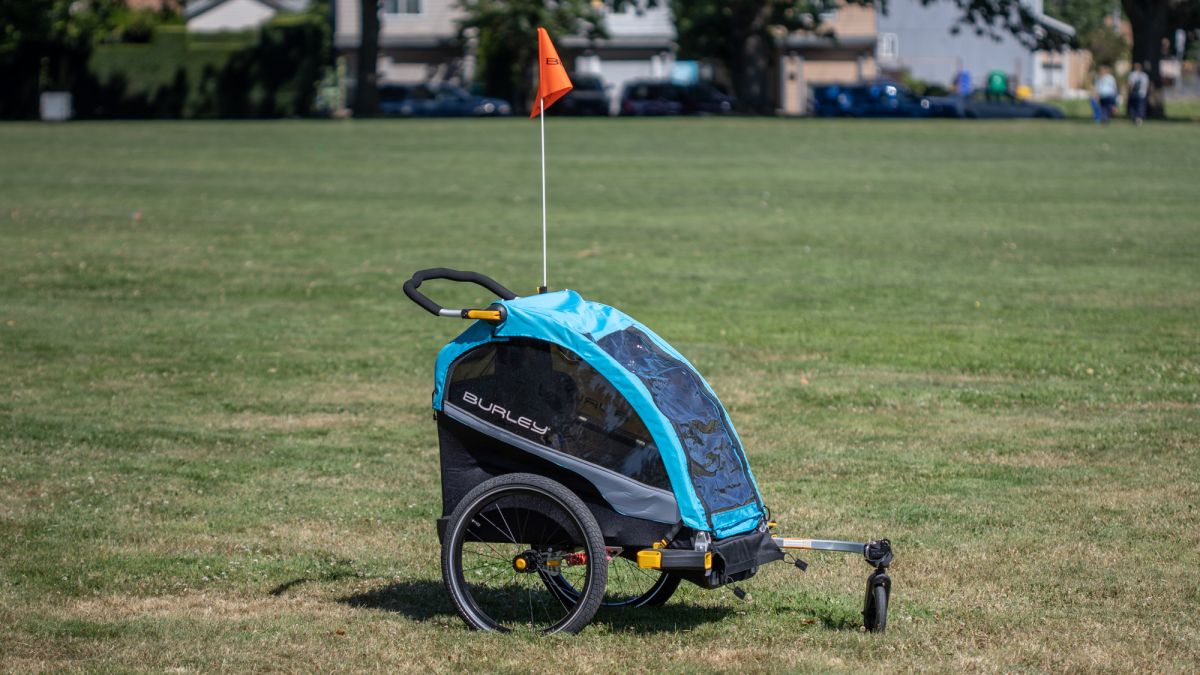 Examen de la remorque de vélo pour enfants Burley D'Lite X : il fait très bien une chose