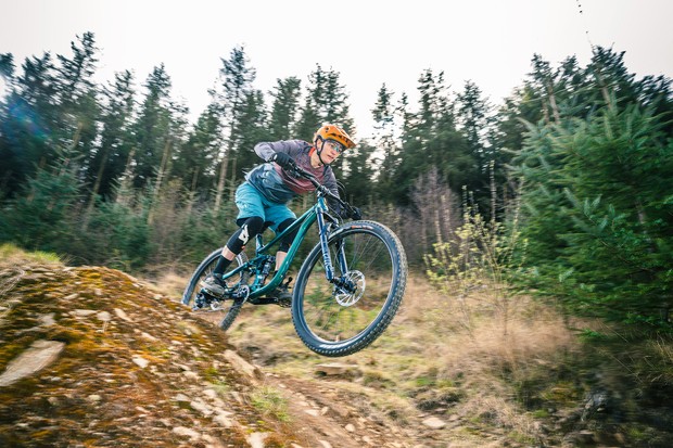 Comment configurer des vélos de montagne pour s'adapter aux cyclistes féminines