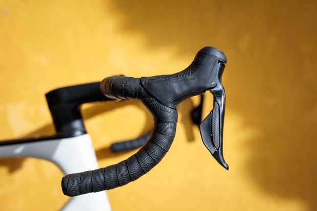 Guide d'achat du guidon de vélo de route : comment choisir le guidon parfait