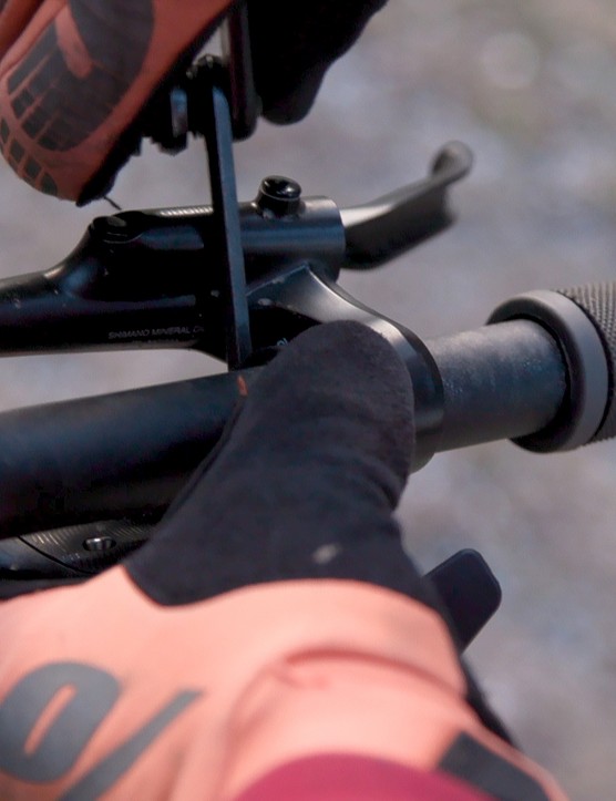configuration simple du vélo de montagne, réglage de l'angle du levier