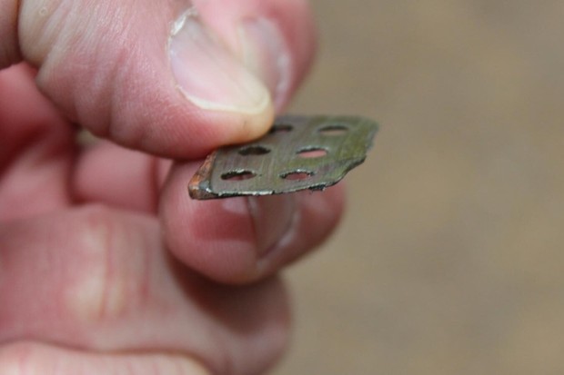 Les freins à disque fonctionnent très bien sous la pluie, mais il est essentiel de choisir le bon matériau de plaquette.  Certains peuvent pratiquement fondre par temps humide tandis que d'autres durent assez longtemps.  Quoi qu'il en soit, il est important de les vérifier périodiquement car ils ne sont pas aussi faciles à inspecter que les plaquettes de frein sur jante.