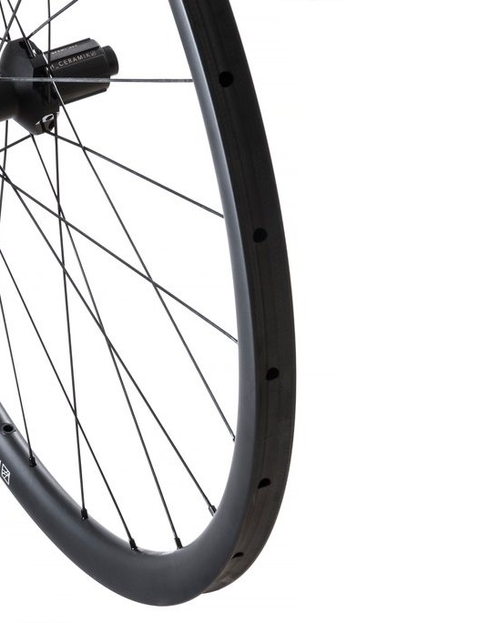 HUNT-30-Carbon-CX-Tubular-Wheelset-Hero-Right_1024x1024 (1)