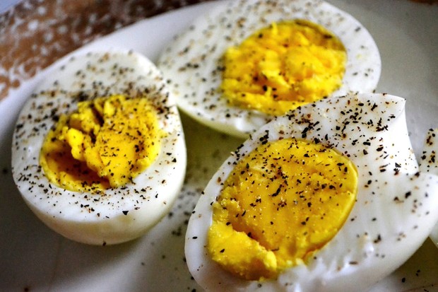 Un œuf à la coque contient environ 78 calories, vous pourriez donc en brûler en moyenne 7,7 par heure !