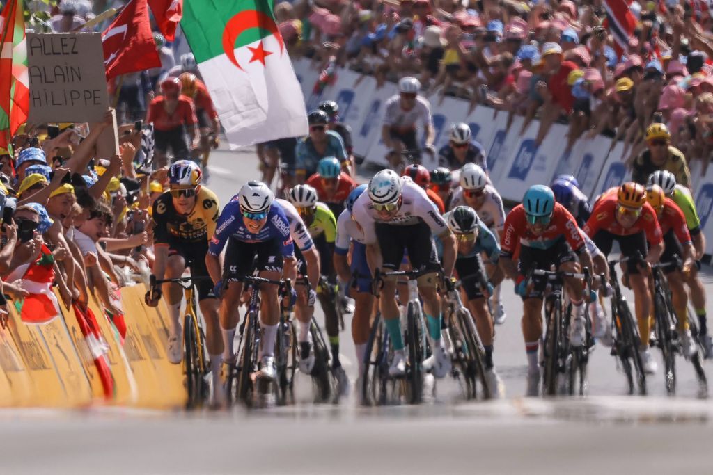Stage 3 chicane sprint at the Tour de France 2023