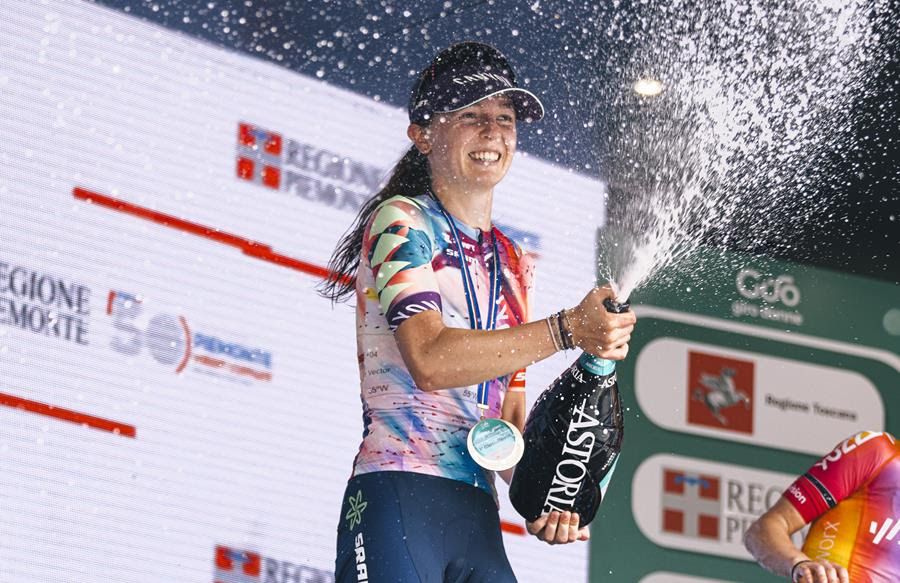 Antonia Niedermaier (Canyon-SRAM) won stage 5 of the Giro d