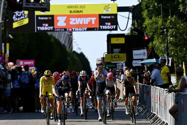 Tour de France Femmes: Charlotte Kool won the sprint for second place just behind stage winner Emma Norsgaard on stage 6