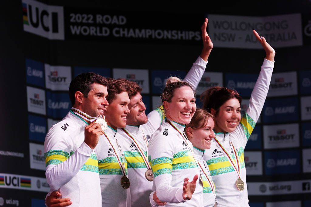 The Australian mixed relay team at the Wollongong Road World Championships 2022