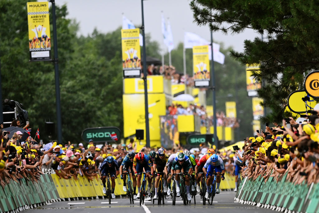 Tour de France 2023 : Déroulement du sprint sur l'étape 11 à Moulins
