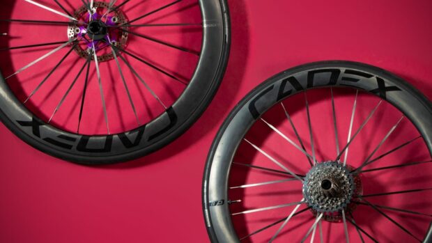 Revue de la paire de roues Cadex 50 Ultra Disc : légère ou rapide ?  Choisissez les deux