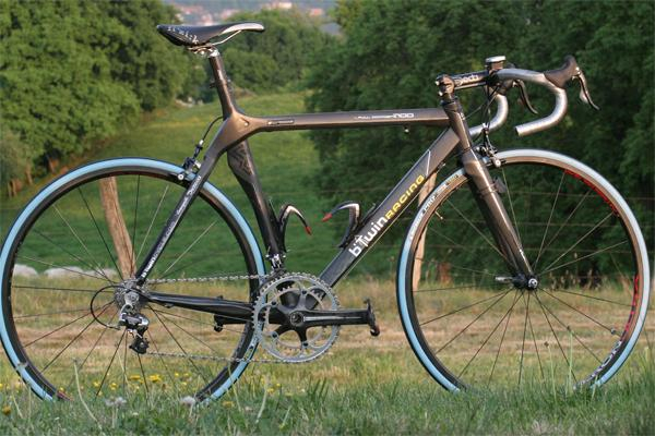 Un vélo btwin decathlon