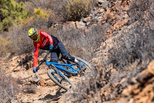Examen du premier tour de Pivot Switchblade Team XTR Tailles de roues de vélo de montagne : 26 pouces, 650b et 29 pouces expliquées