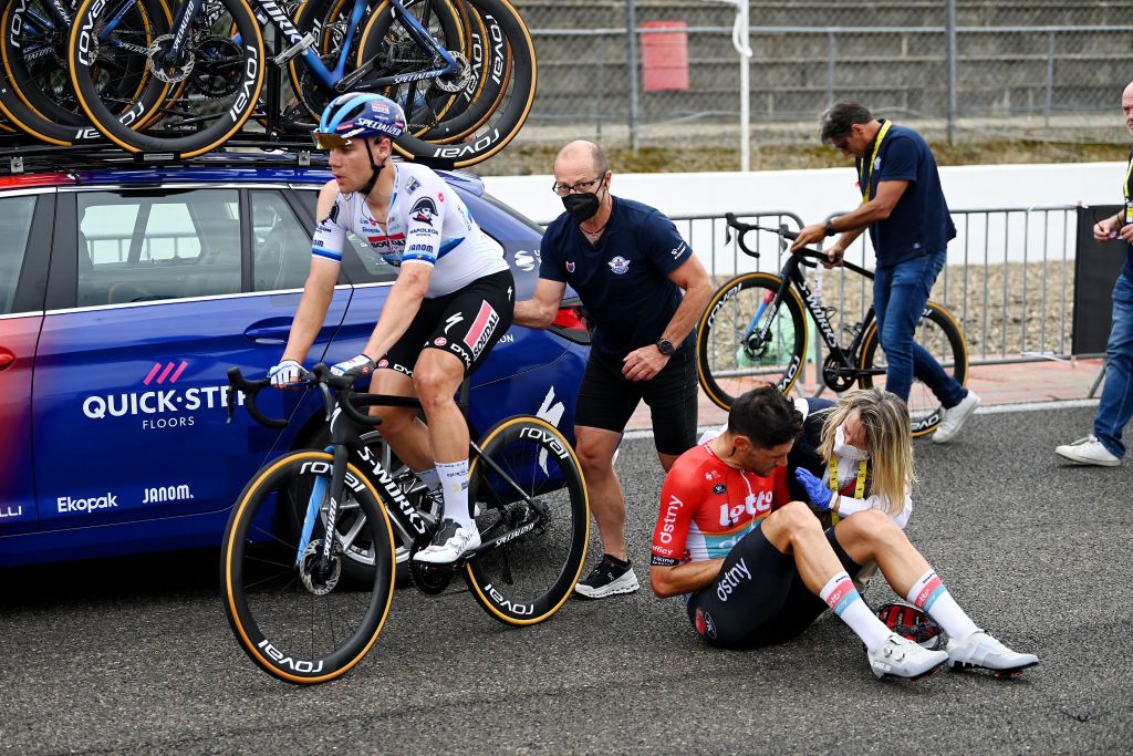 Tour de France: Crashs Blight Motor Circuit Final to Stage 4