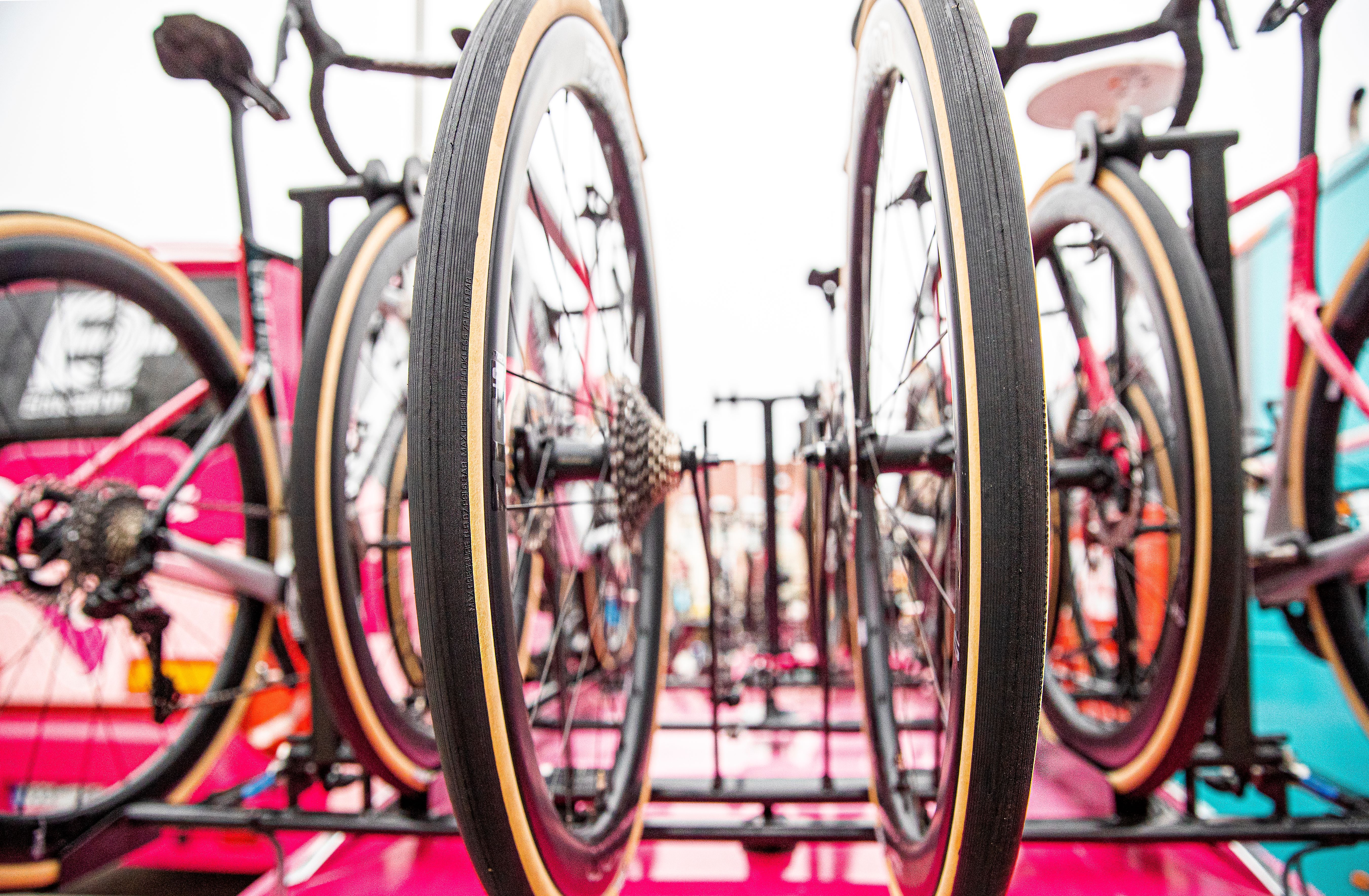 Nouveaux pneus corsa pro