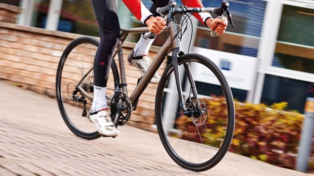 Erreurs de cyclisme débutant Essayez de garder vos jambes en rotation à un rythme qui vous convient, lisez le terrain devant vous et agissez en conséquence