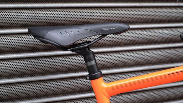 Erreurs de cyclisme débutant Courir avec une hauteur de selle incorrecte affectera vos performances et peut même causer des blessures