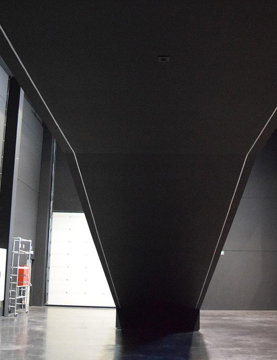 Un regard sur le dessous de la structure