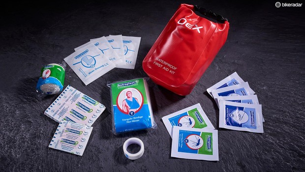 best-mini-trousse-de-premiers-secours-02-1507553366693-1m2f9lbqhzp96-db839ef Trousse de premiers soins étanche OEX