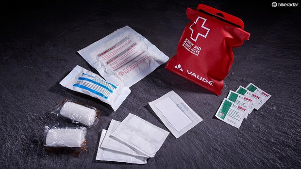 meilleur-mini-trousse-de-premiers-secours-01-1507553366693-gdlmjo2nwrtq-8cbc9b0 Trousse de secours Vaude Bike Essential étanche