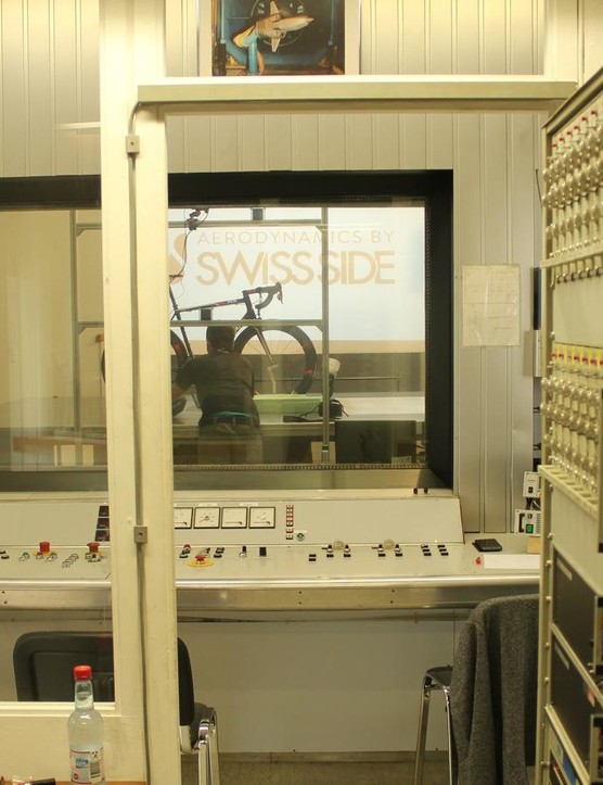La soufflerie GST se trouve sur le terrain d'un site d'Airbus Defence and Space en Allemagne