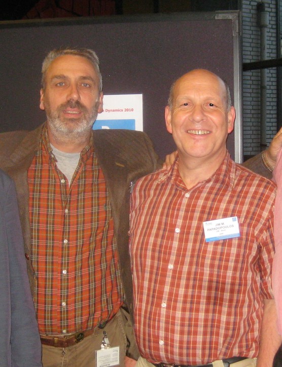 De gauche à droite : Jaap Meijaard, Arend Schwab, Jim Papadopoulos et Andy Ruina (le cinquième membre de l'équipe JDG Kooijman n'est pas présent)