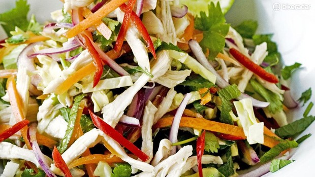 recette_thai_style_shredded_chicken_salad-1469026815034-1lcj25gg7rxmw-3a2b55f Frais, savoureux et plein de légumes