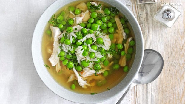 recette_poulet_pois_bouillon-1469026815066-vw5z3339xl7c-951cf94 Si facile à faire, et un moyen parfait d'utiliser les restes