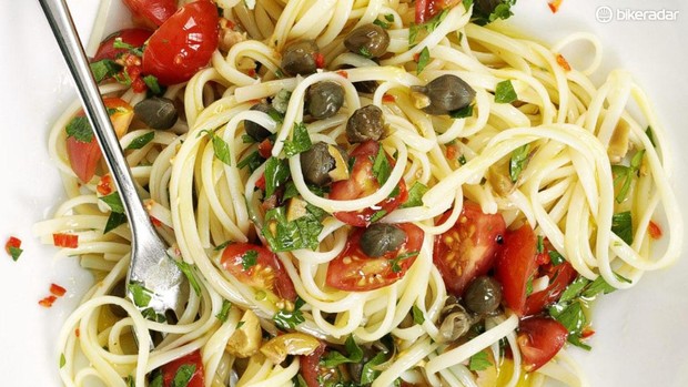 recette_linguine_puttanesca-1469026815058-cgoah7xjex8q-78f54d6 Ce plat parvient à être sain, satisfaisant et au goût frais