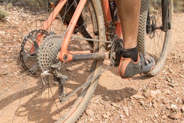 Améliorez votre vélo de route avec des cales de pédale