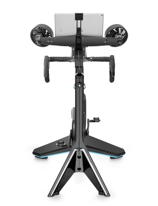 L'avant du dos comporte deux ventilateurs intelligents