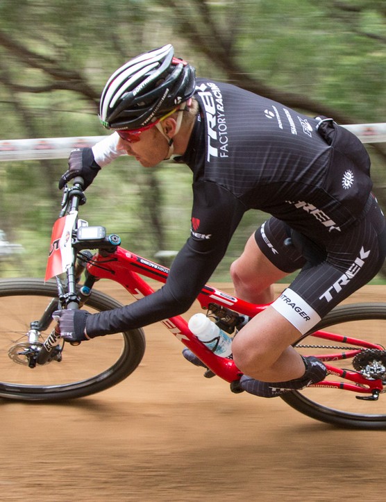 Le coureur de coupe du monde Dan McConnell sait quelques choses sur le passage entre la route et le VTT