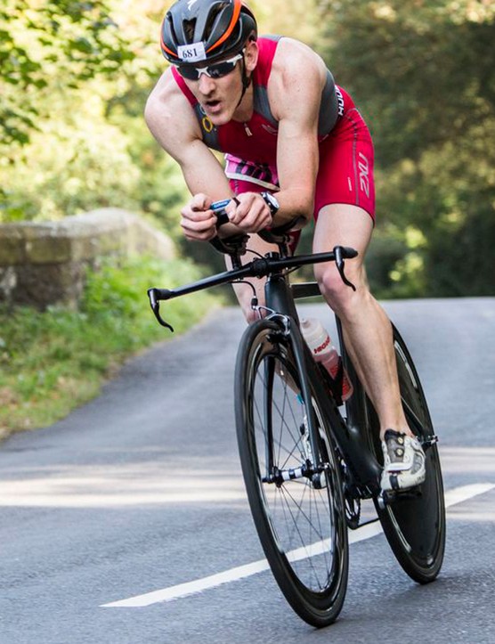 Faire du triathlon vous aidera à justifier un kit de vélo aérodynamique coûteux