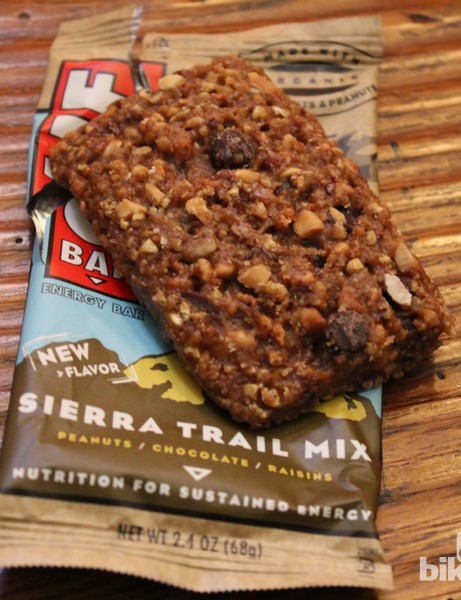Le Sierra Trail Mix est rempli de chocolat, d'arachides et d'avoine