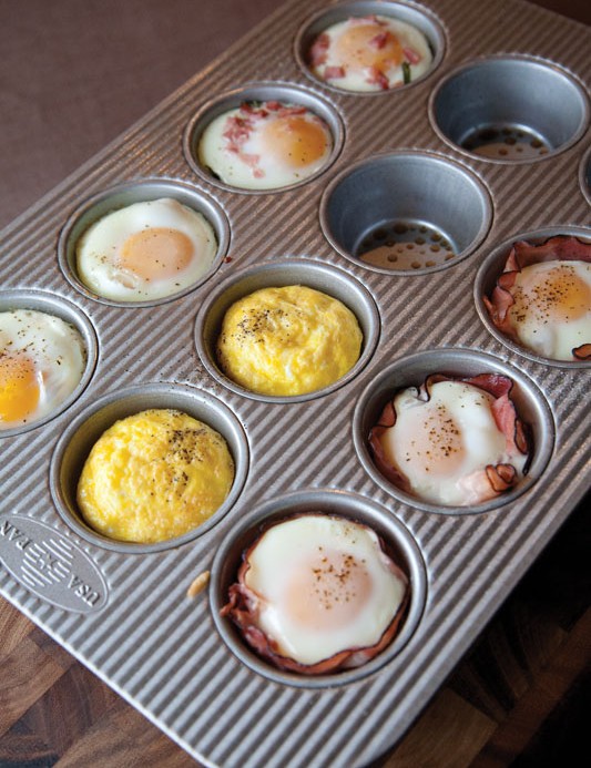 Des friandises salées comme ces petits plats à base d'œufs sont incluses