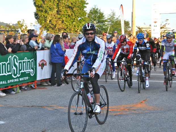 1348698007281-1x2ngbxma1hyn-c035a63 Dempsey se déploie au début du Dempsey Challenge 2011, avec Leipheimer, Danielson et Rodriguez derrière lui