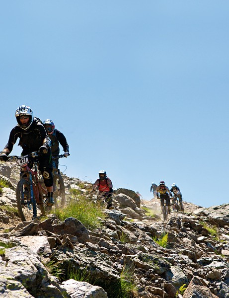 La Megavalanche annuelle est un test exténuant de l'homme et de la machine