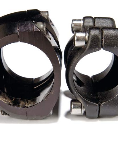 Les colliers de serrage sont disponibles en deux tailles.  Grand OS (31,8 mm) ou standard (25,4 mm).